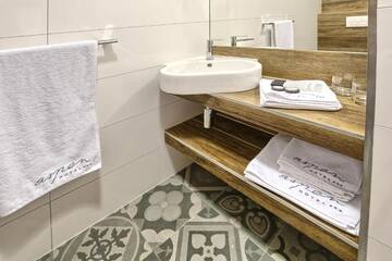 Фото номера Двухместный номер Делюкс с 1 кроватью и балконом Отель Hotel Aspen г. Глухолазы 7
